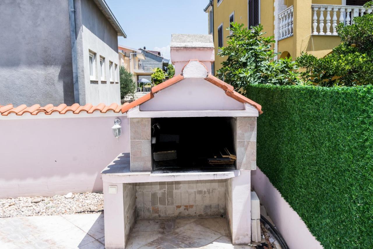 Apartments Dovana Kastela Bagian luar foto
