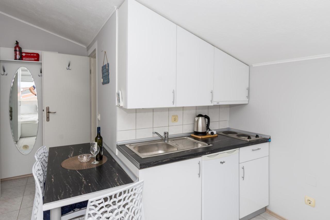 Apartments Dovana Kastela Bagian luar foto
