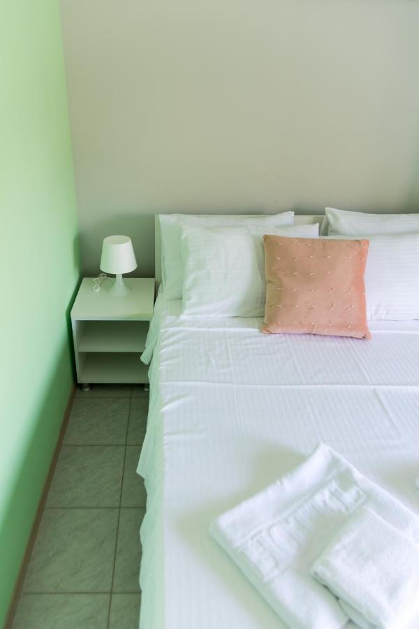 Apartments Dovana Kastela Bagian luar foto