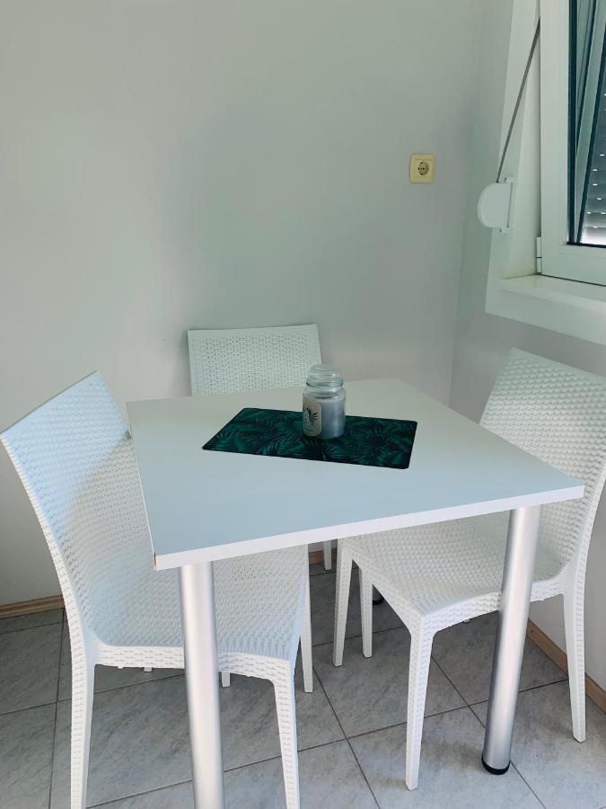 Apartments Dovana Kastela Bagian luar foto